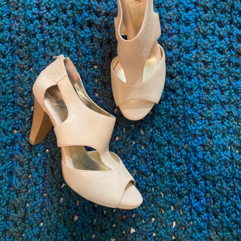 Beige Dressy Sandals/Dress Shoes/wood Style heels